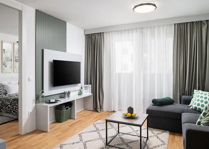 Anni - Modern & Cosy Apartment - With Garage & Balcony
