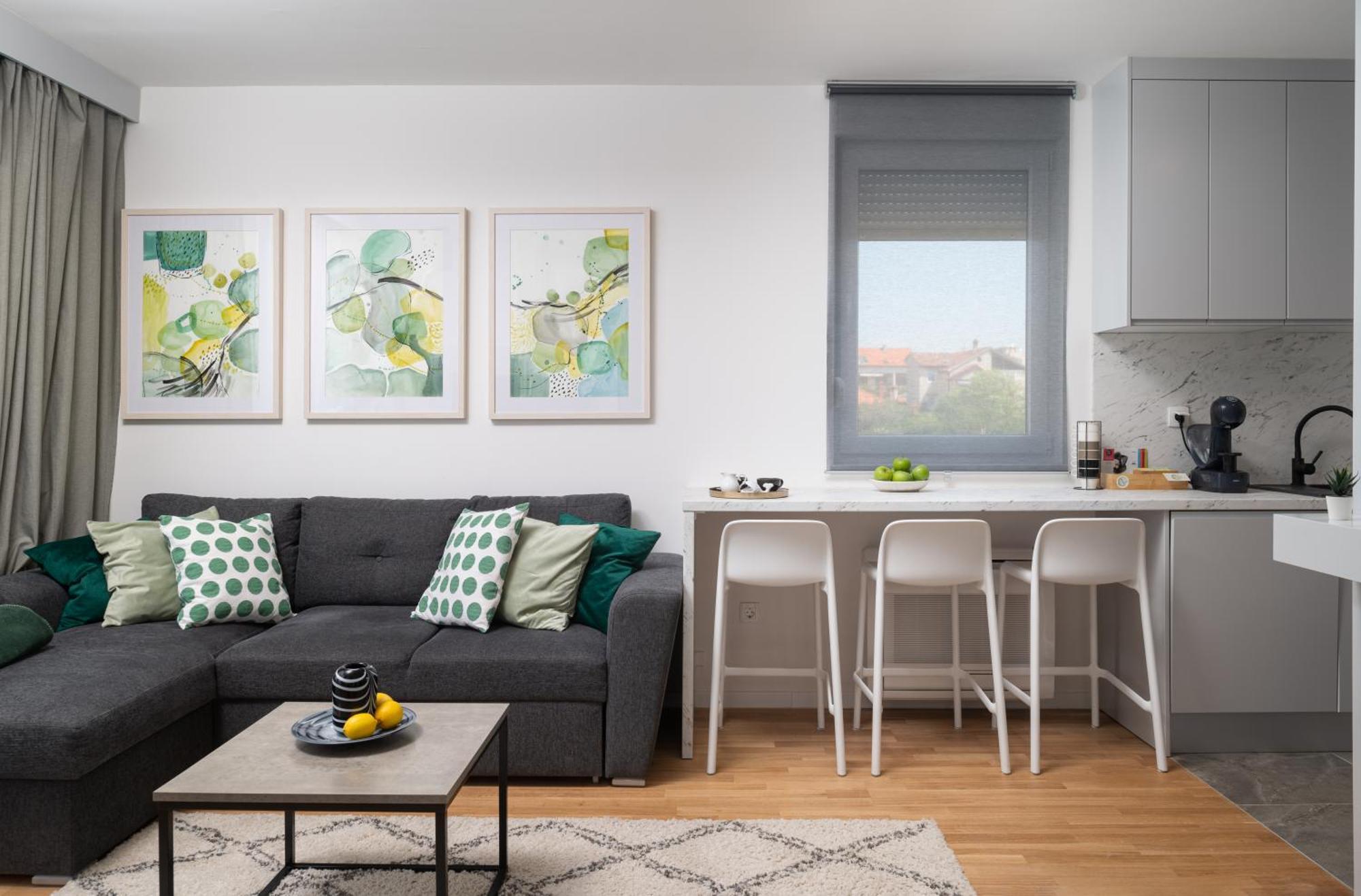 Anni - Modern & Cosy - With Garage & Balcony