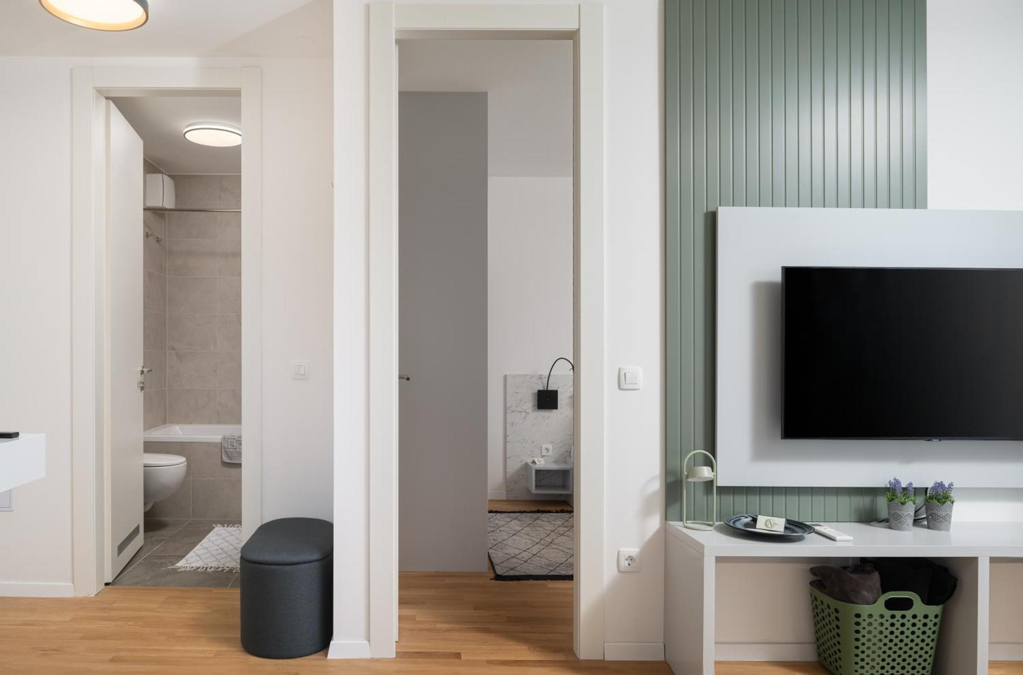 Anni - Modern & Cosy - With Garage & Balcony