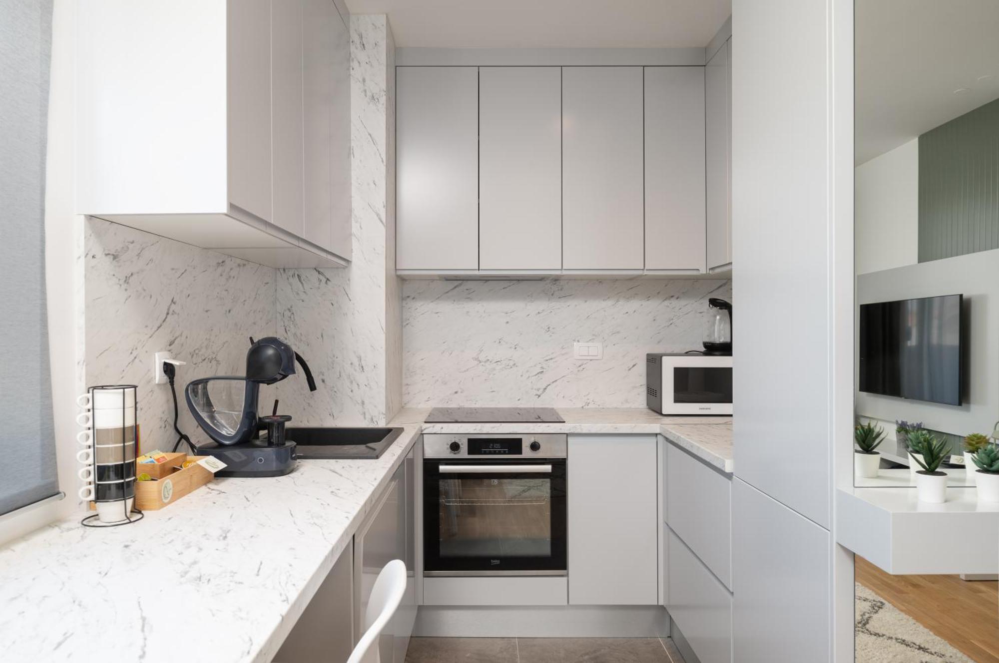 Apartment Anni - Modern & Cosy - With Garage & Balcony *