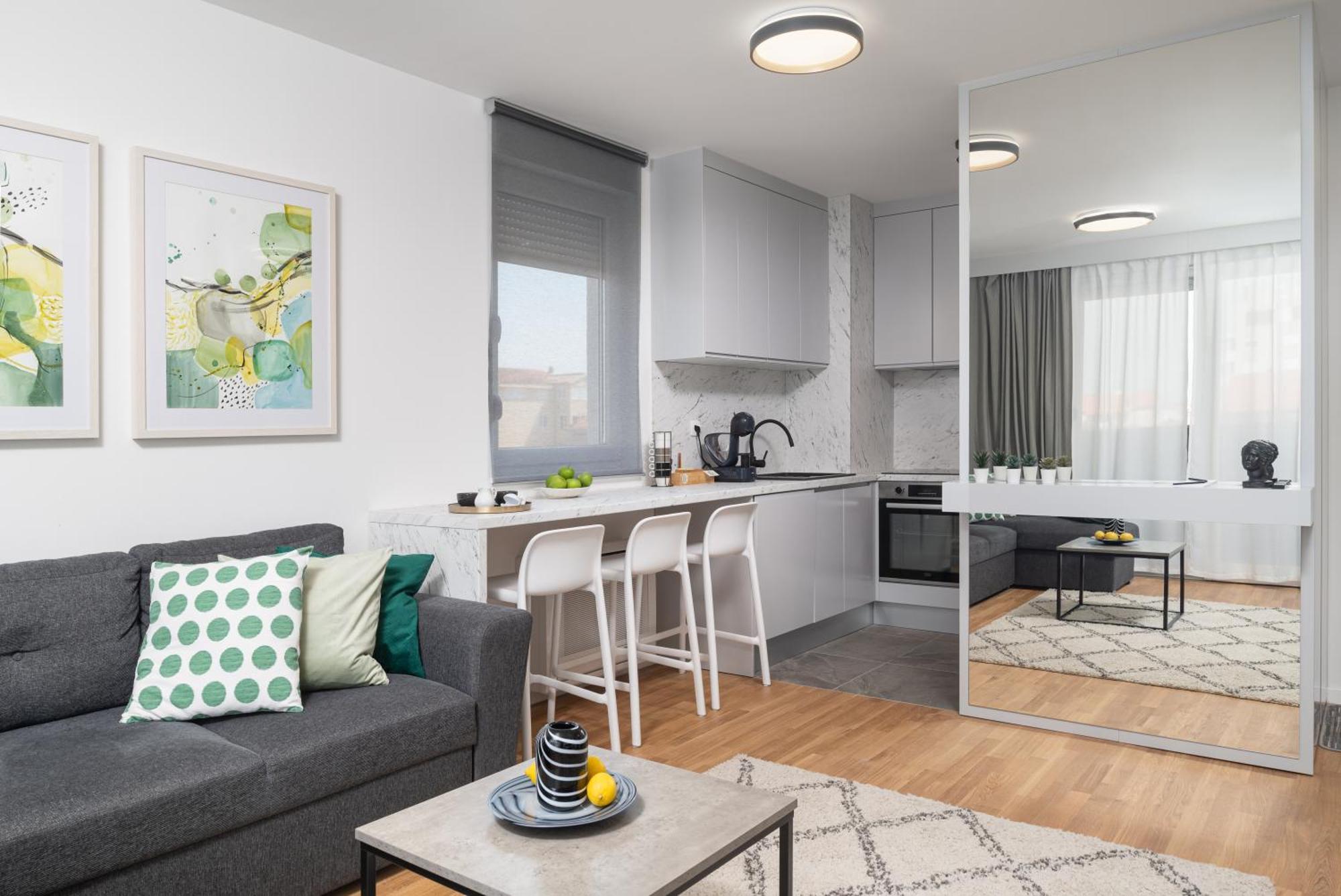 Apartment Anni - Modern & Cosy - With Garage & Balcony