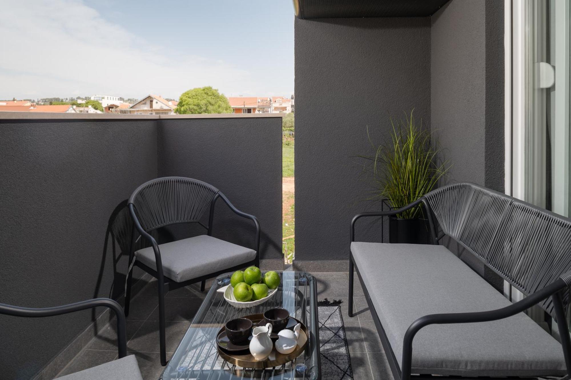 Anni - Modern & Cosy - With Garage & Balcony