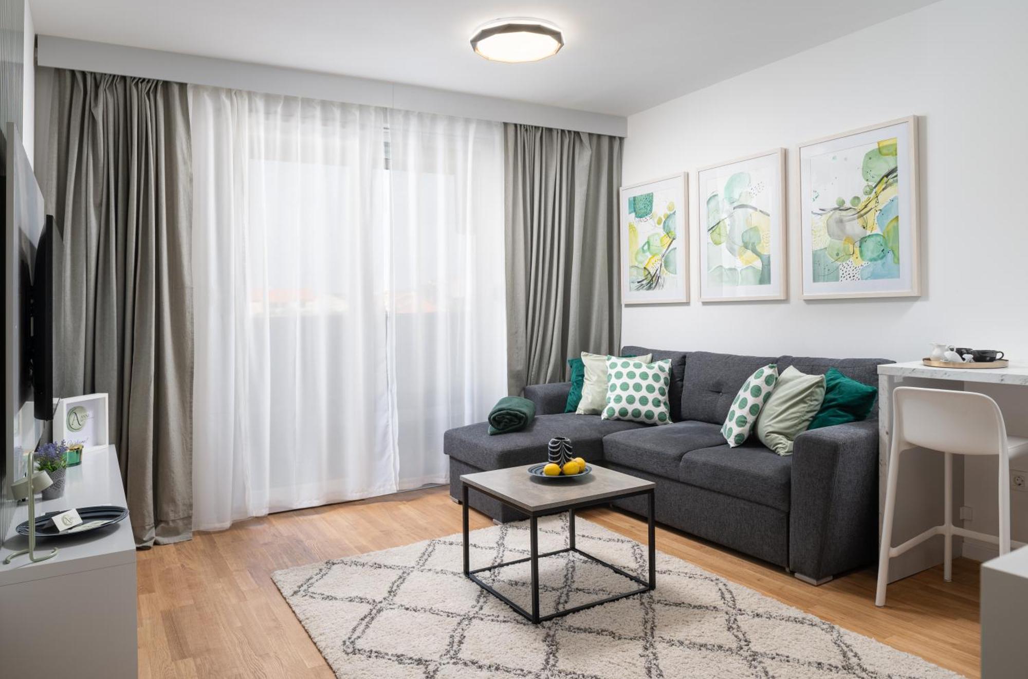 Anni - Modern & Cosy - With Garage & Balcony